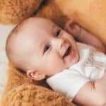 lachende baby